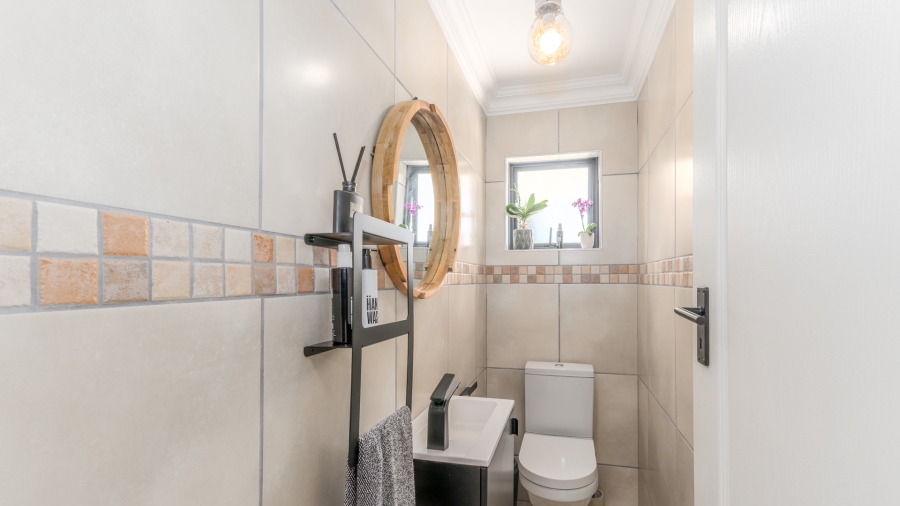 3 Bedroom Property for Sale in Linkside Western Cape